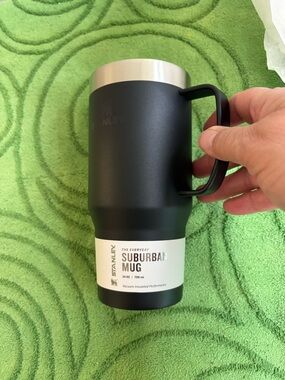 Stanley suburban mug , brand new, black, 24 ounces
